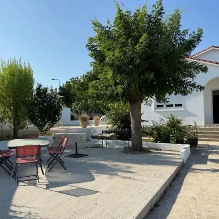 Avec Piscine Villa *