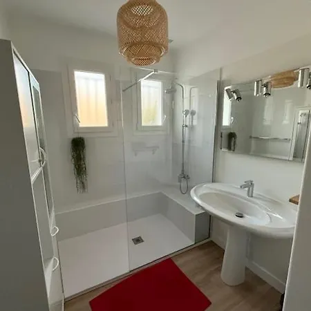 Avec Piscine Villa *